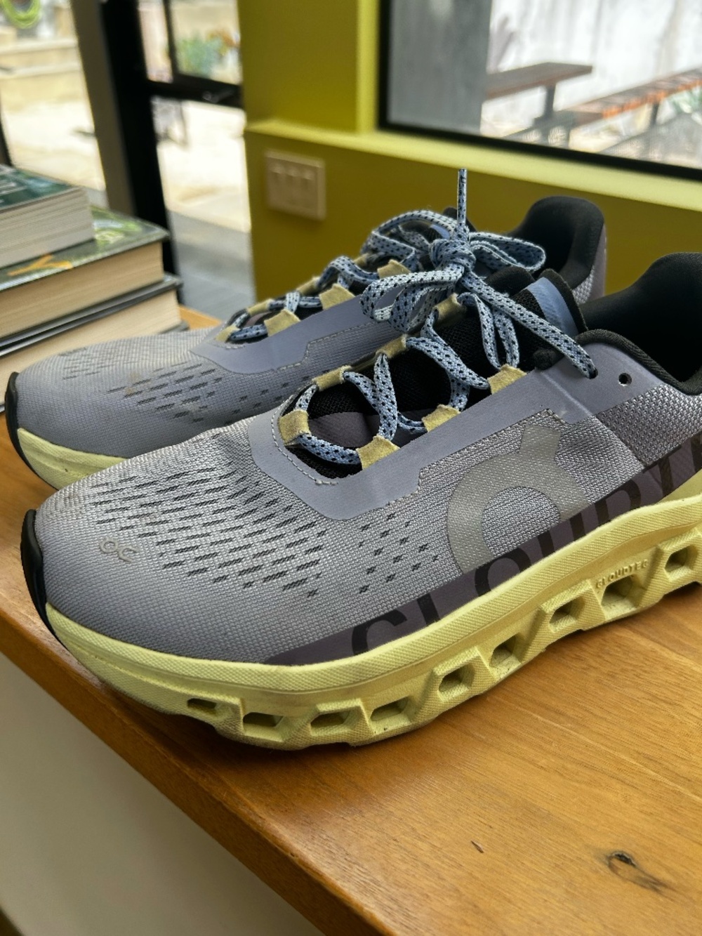 Women’s Size 8.5 ON Cloudmonster Running Shoes - Picture 5 of 7